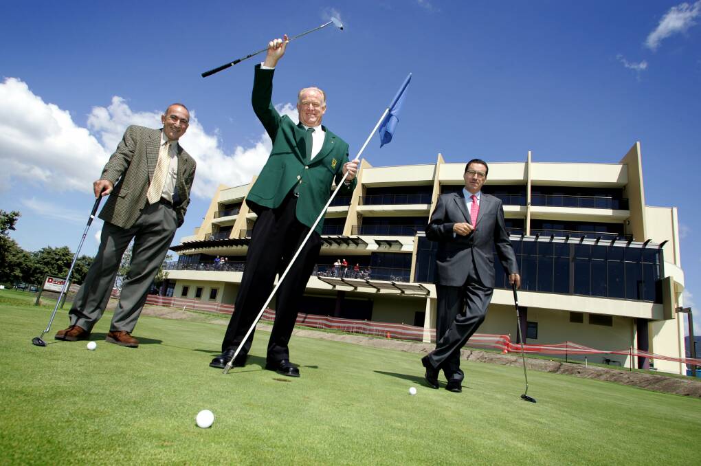 Wollongong Golf Club moves into the new clubhouse, Architect Nick Mandikos, Club President Paul Hogben and builder Fred Ferreira in 2005. 