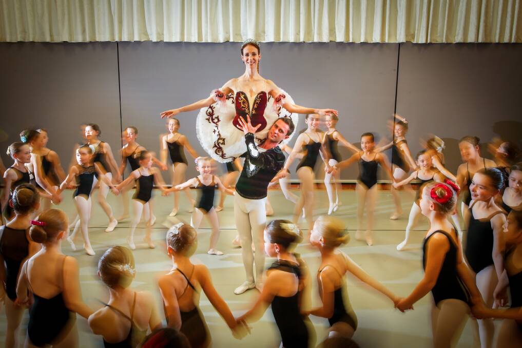 Imperial Russian Ballet Company dancers Radamaria Nazarenco and Arcadie Nazarenco do a master class with 60 Illawarra young dancers from the Joanne Grace School of Dance. Picture: Adam McLean.

