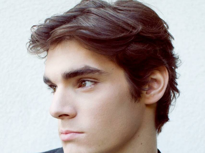 Breaking Bad star RJ Mitte is coming to Wollongong to take part in the Illawarra's Top Model final on October 10 and the Highlights on Mental Health Ball on October 17.