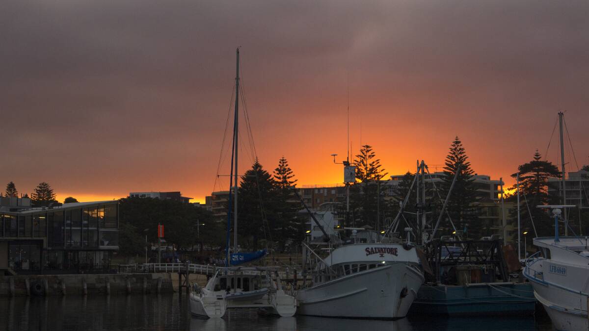 SPECTACULAR: Pic of the Harbour at sunset by Diane Blom.  Send your image to letters@illawarramercury.com.au or share it on our Facebook page.