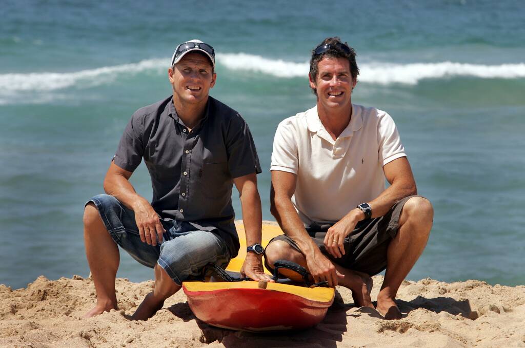 BROTHERS: Darren and Dean Mercer back home at Thirroul beach for a Mercury photo in 2007. Picture: Orlando Chiodo