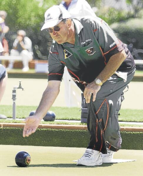 Dave Roberts in action at the South Pacific Bowls Carnival at Towradgi. Picture: ROBERT PEET