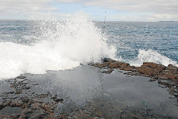After Port Kembla death, fishermen still take risk