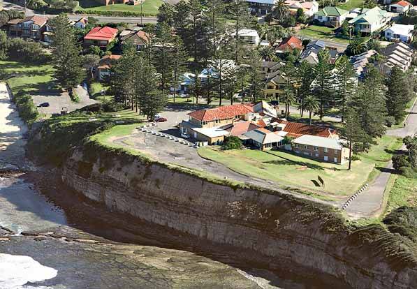 Austinmer's Headlands Hotel has been closed by the receiver because of safety concerns about the dilapidated state of the building.