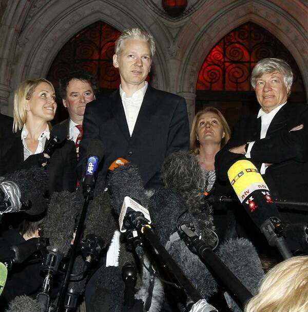 Berry lawyer Jennifer Robinson (left), WikiLeaks founder Julian Assange and barrister Geoffrey Robertson.