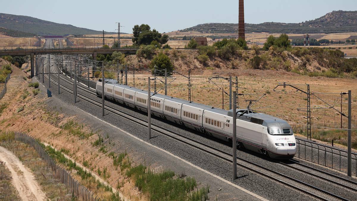 A high-speed train passes in front of Cuidad Real International Airport on July 6, 2012 in Spain. Photo: Getty Images