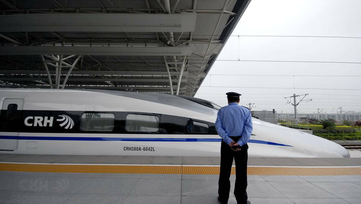 CRH high-speed train at Shanghai Hongqiao Railway Station during its test run on May 11, 2011 in Shanghai, China. Photo: Getty Images