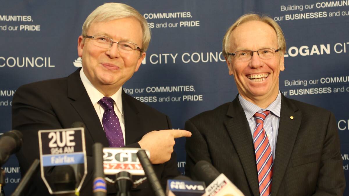 Kevin Rudd introduces the ALP candidate for Forde, Peter Beattie. Photo: ANDREW MEARES