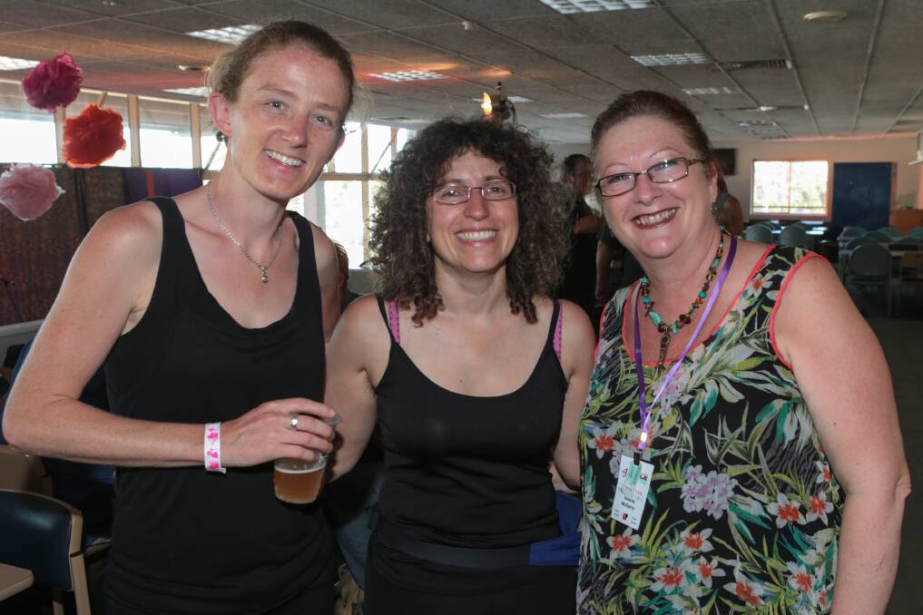 Susi Evans, Ilana Cravitz and Val McGarry at Bulli Showground.