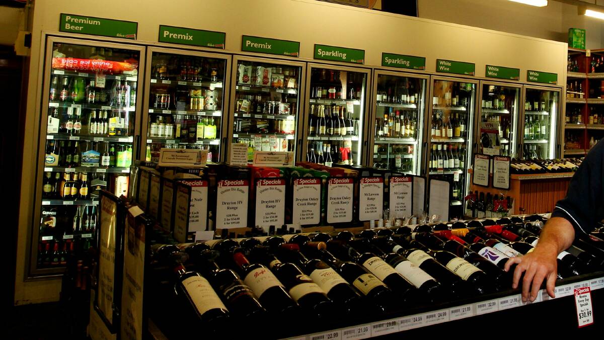 Illawarra liquor stores rate poorly over pay