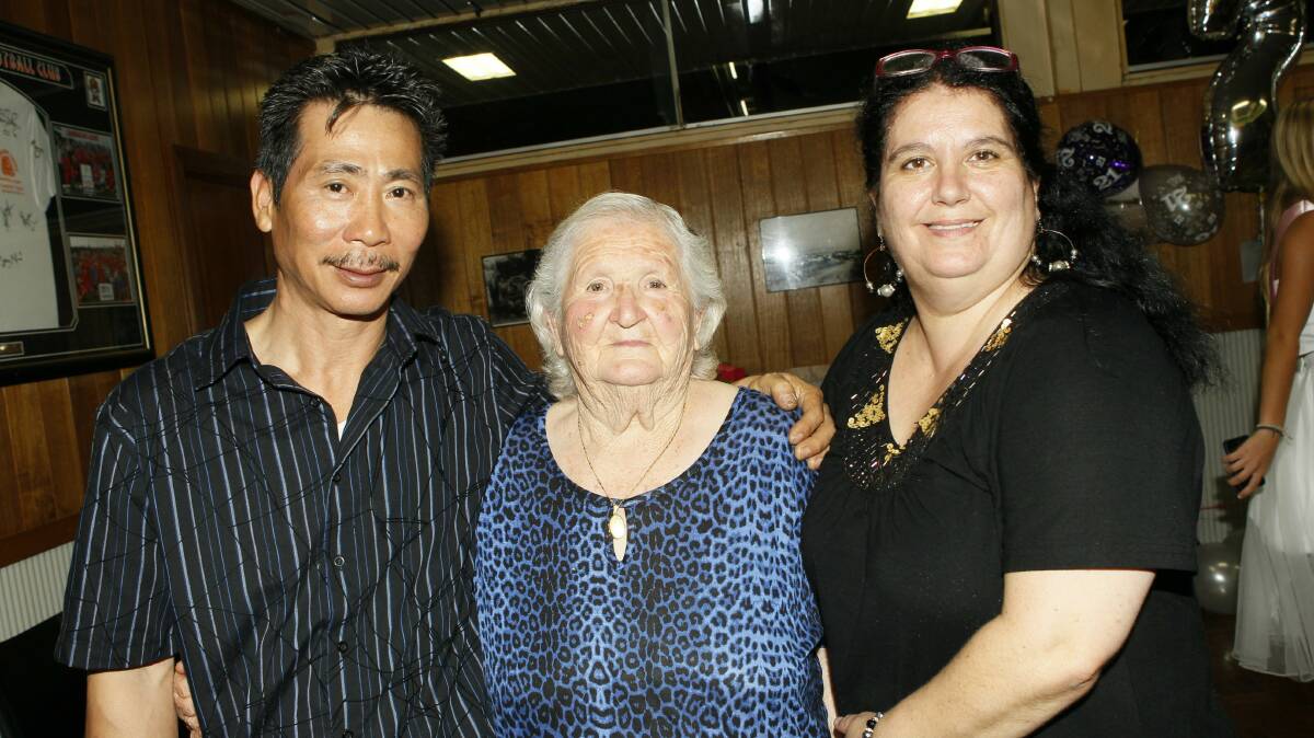 Tommy Dinh, Lina Giuliato and Doreen Dinh.