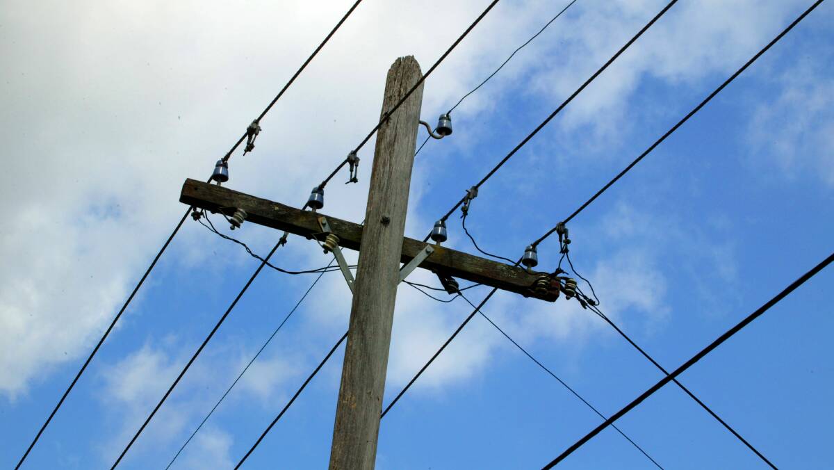 Wires cause traffic delays in Gerringong