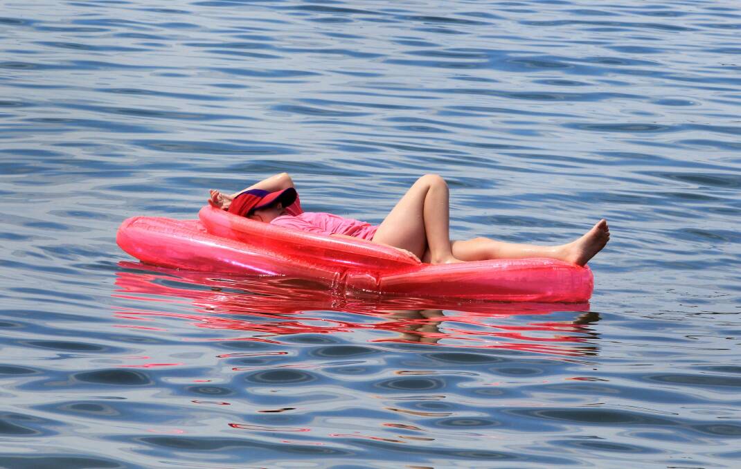 Ashlyn takes it easy in Wollongong Harbour. Picture: ORLANDO CHIODO
