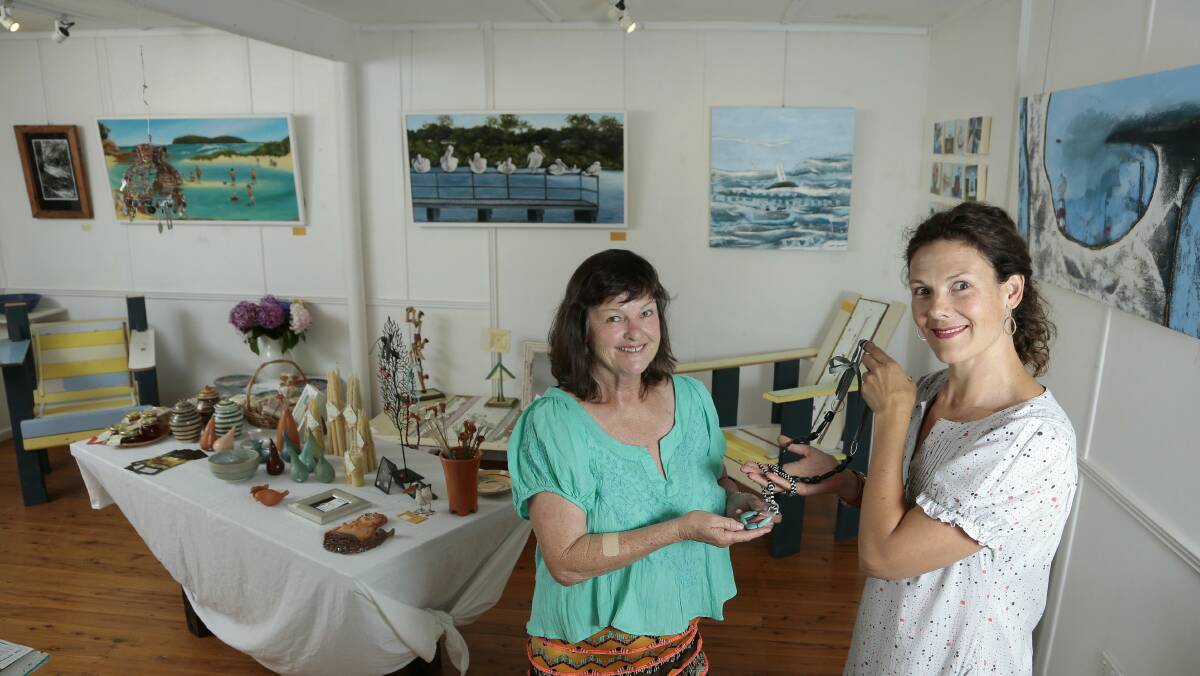 Visual artist Miranda Keeling takes a look at a piece by jeweller Lizette Richards at the gallery.
