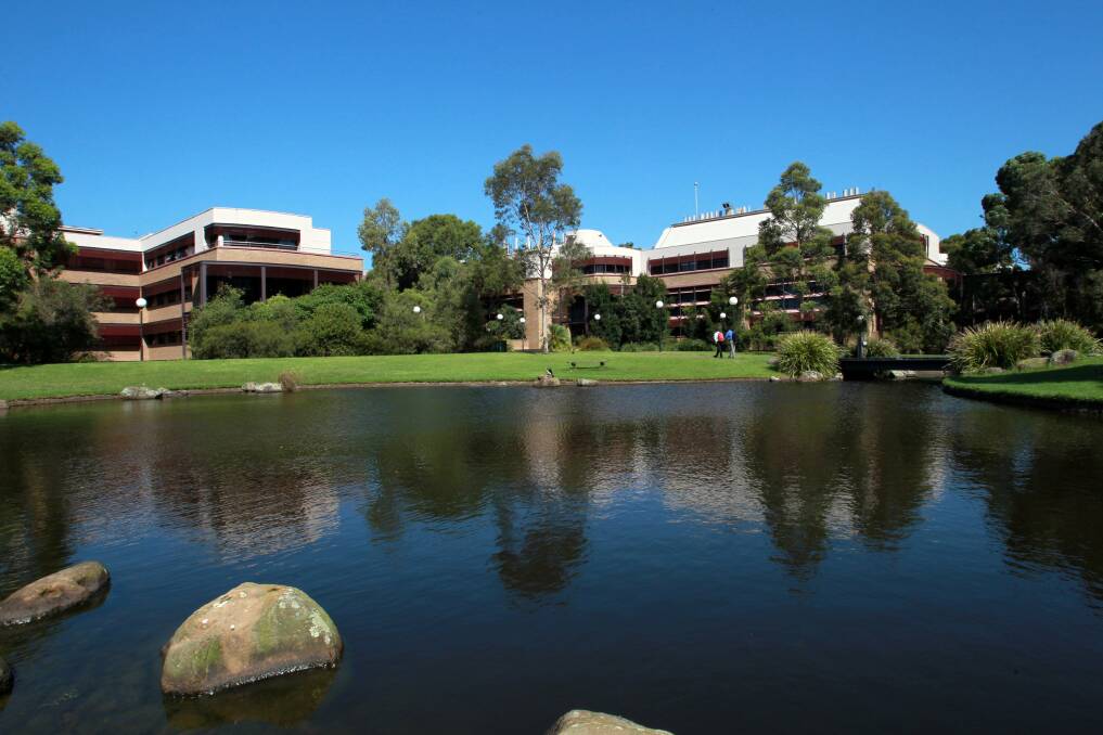 UOW 'super-faculty' plan to go ahead