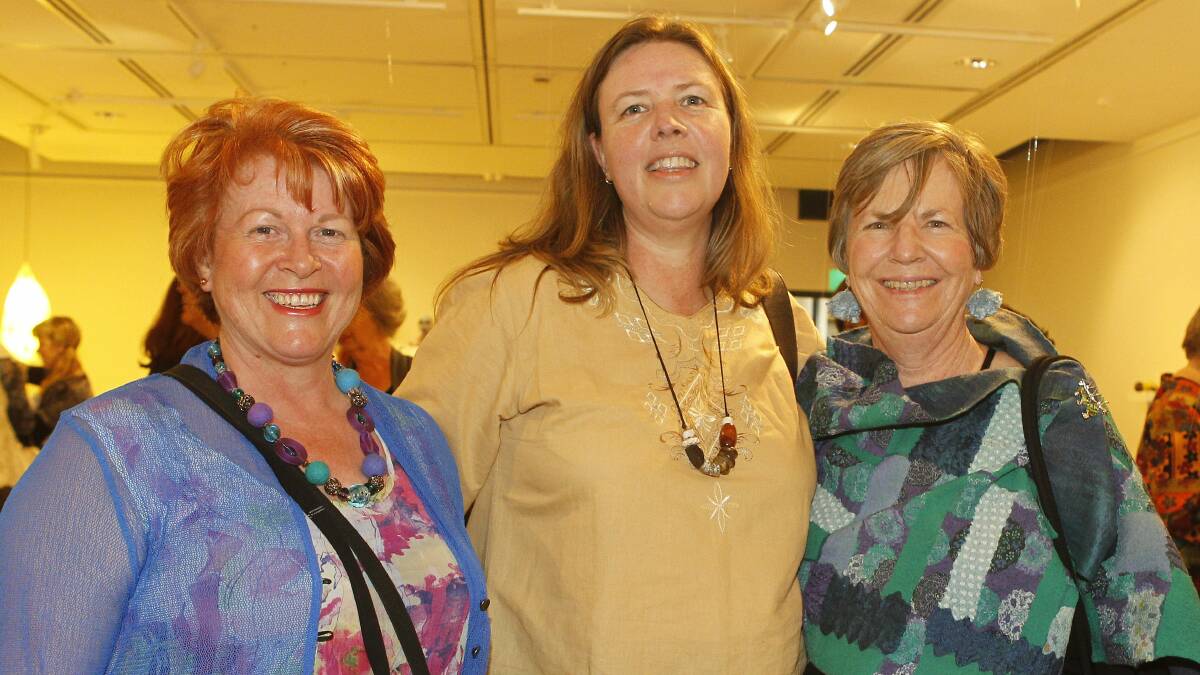 Judy Davidson, artist Giselle Penn and Pauline Snell at UOW.