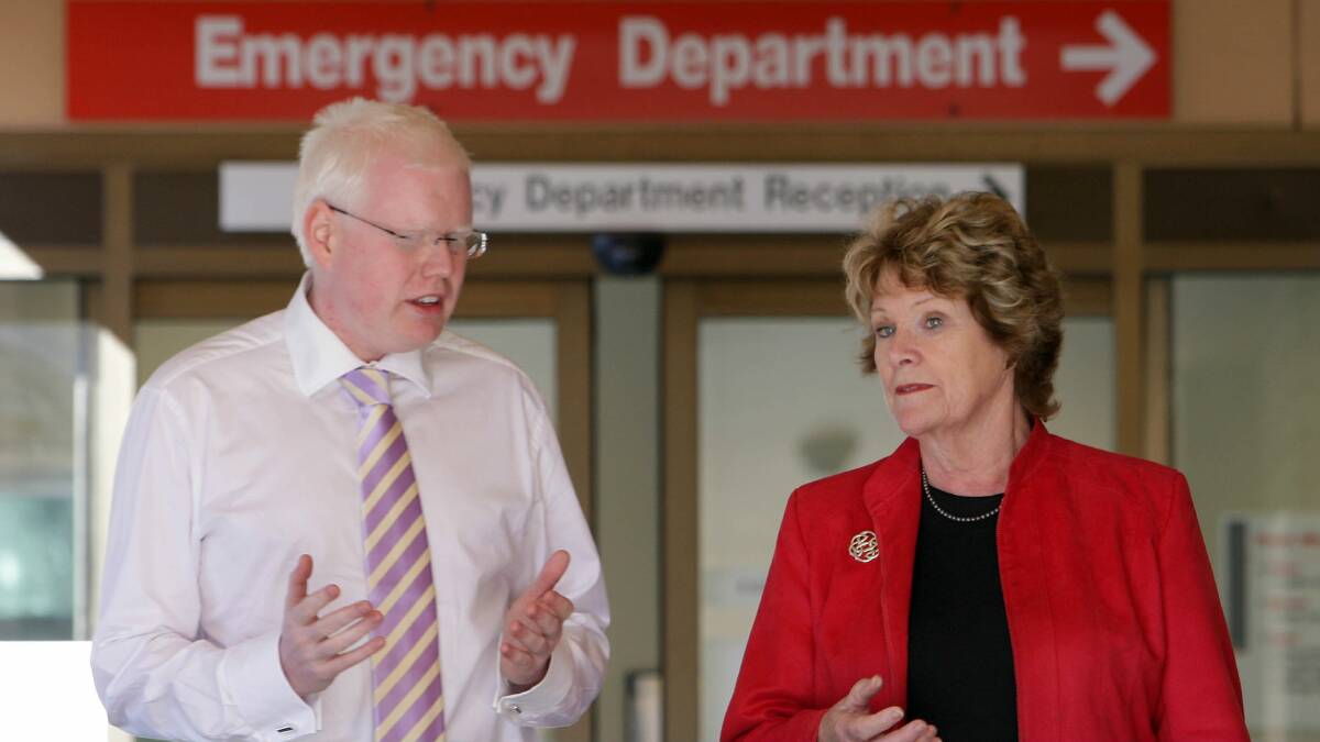 Gareth Ward and Jillian Skinner inspect Shellharbour Hospital in 2010. 