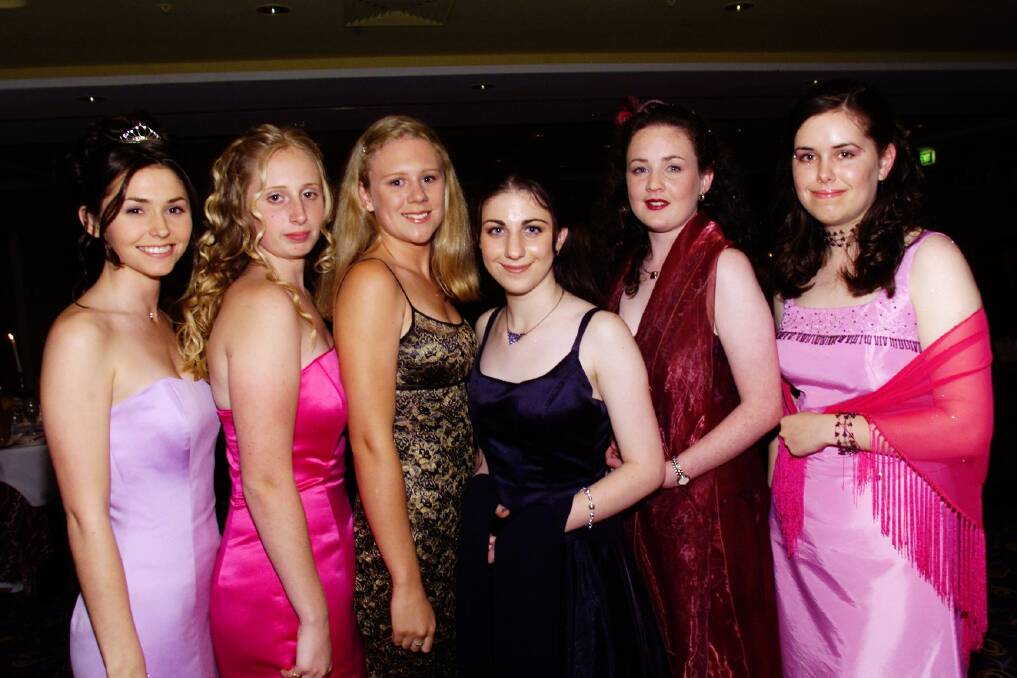 Keira High, 2000: Erin Hobday, Nikkalie Butler, Sarah Dent, Stella Kyriakidis, Emma Crooke and Elana Andersen.