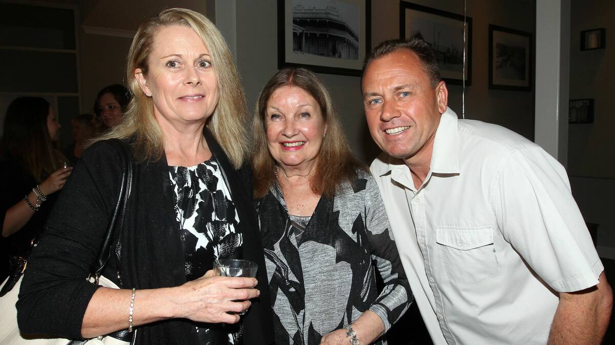 Julie Nichol, Maureen Boeck and Mark Starcic at Balgownie Hotel.