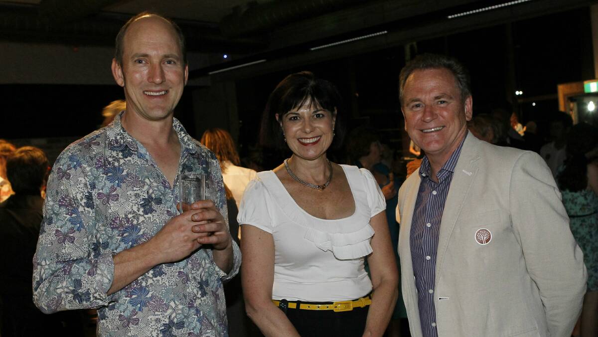 Rob Chapman, Nieves Murray and Mark Jones at the Team UOW cocktail reception.