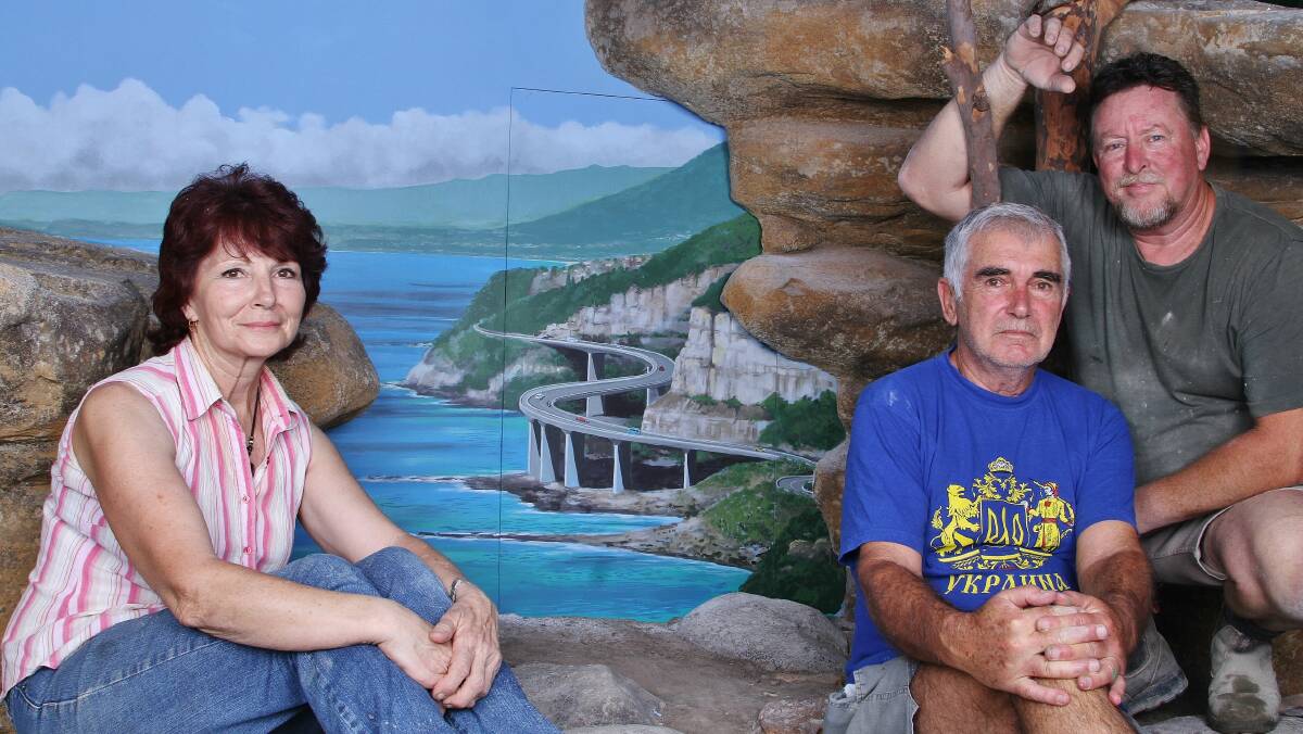 Renowned zoological industry artists Erika Joff, Geoff Williams and Murray Scott. Picture: GREG ELLIS