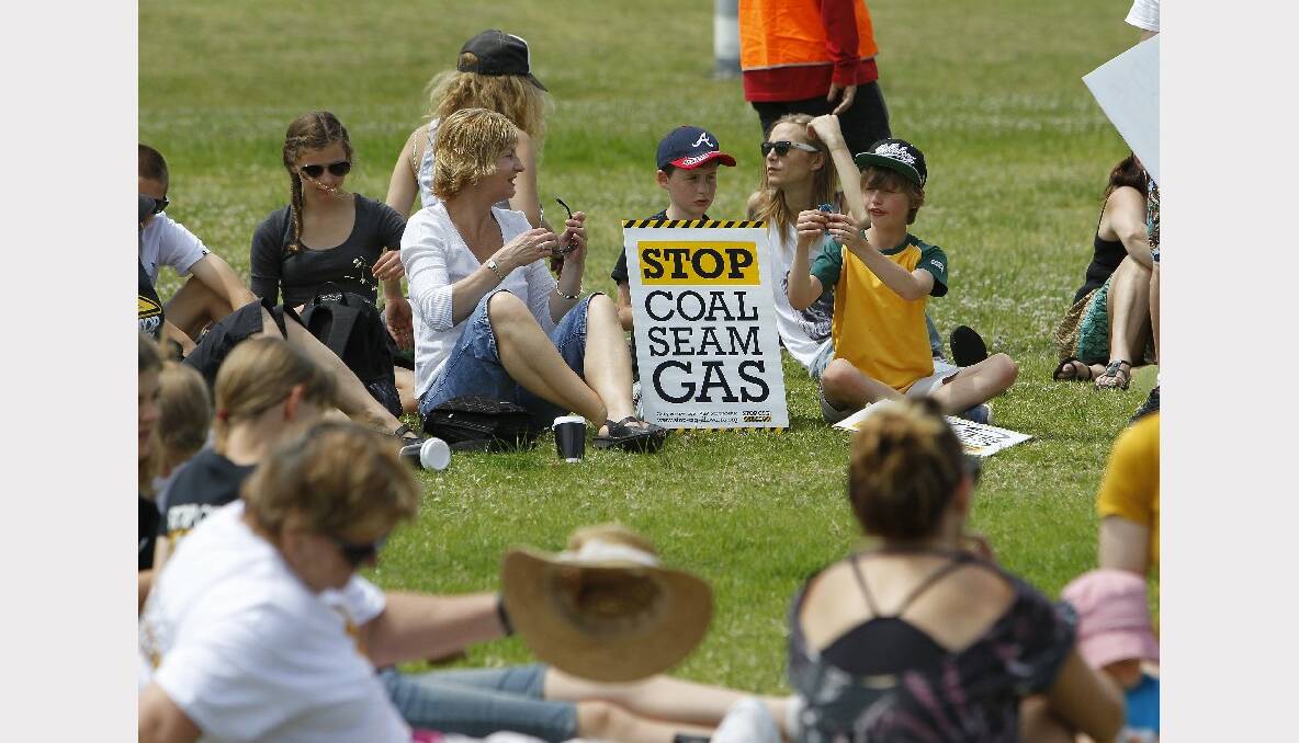 POLL: 3000 CSG protesters spell it out