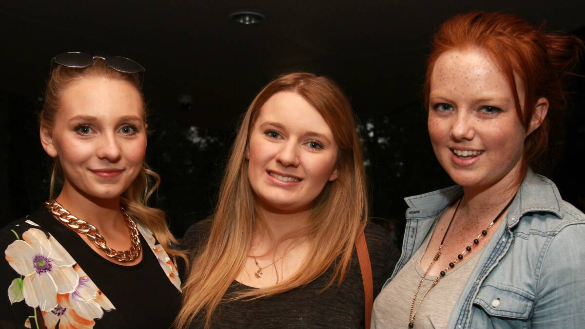 Ashley Morris, Emma Francis and Charlotte Crofts at the UOW.