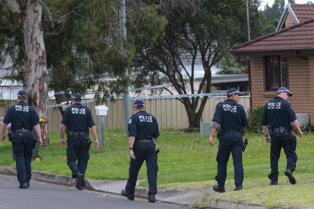 Police establish a crime scene after an overnight shooting in Fairy Meadow. Picture: ADAM McLEAN