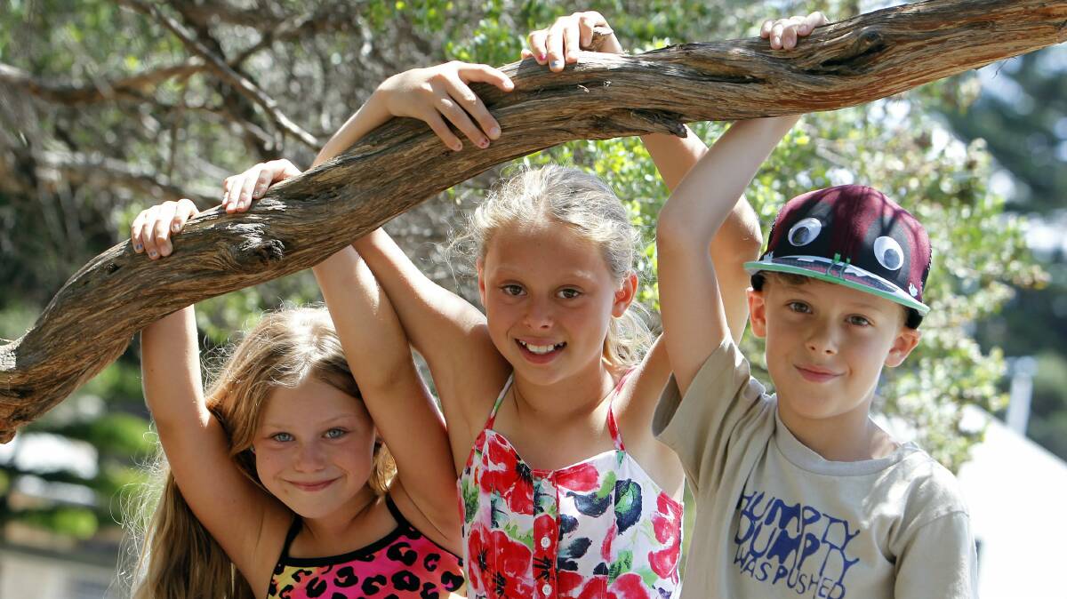 Sienna, 7, Ysabella, 10, and Phoenix, 7 at Belmore Basin.