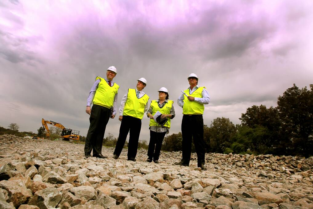 Barry O’Farrell inspects the Gerringong Princes Highway upgrade works with Gareth Ward, Shelley Hancock and Gerard King. Picture: SYLVIA LIBER