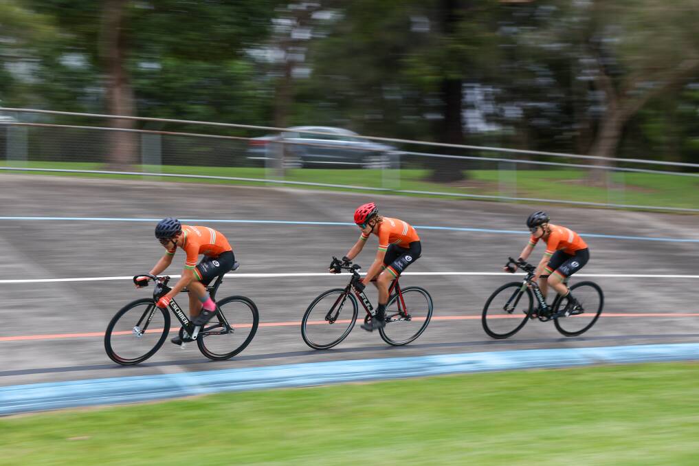 Under 17s men and womens cyclist Gabriel Jakovsen, Lucy Allen and Charles Alcock at the Illawarra Velodrome in Unanderra. Picture by Adam McLean 