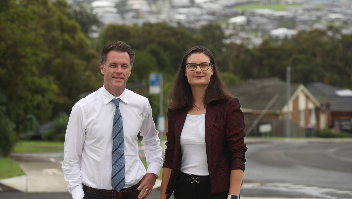 NSW Opposition Leader Chris Minns with Labor candidate for Kiama Katelin McInerney to announce Labor's commitment to fund the Tripoli Way extension. Picture by Robert Peet