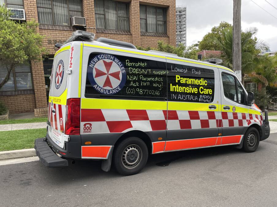 The dire working conditions behind Illawarra ambos 'aggressive' chalking action