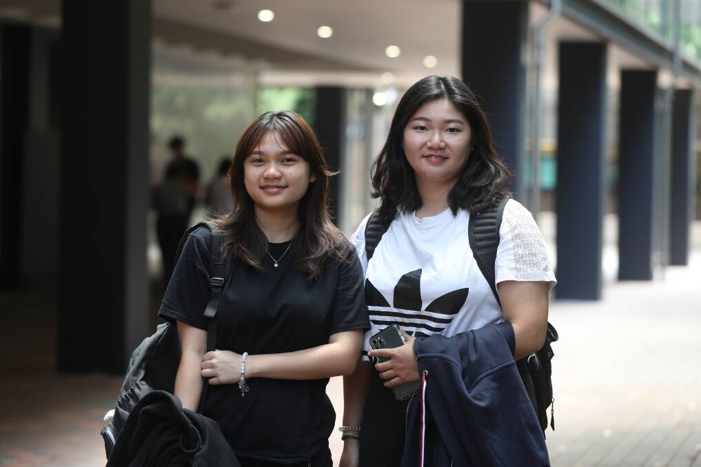 International students Jinny Kalamek and Heng Yu Chang. Picture: Robert Peet.