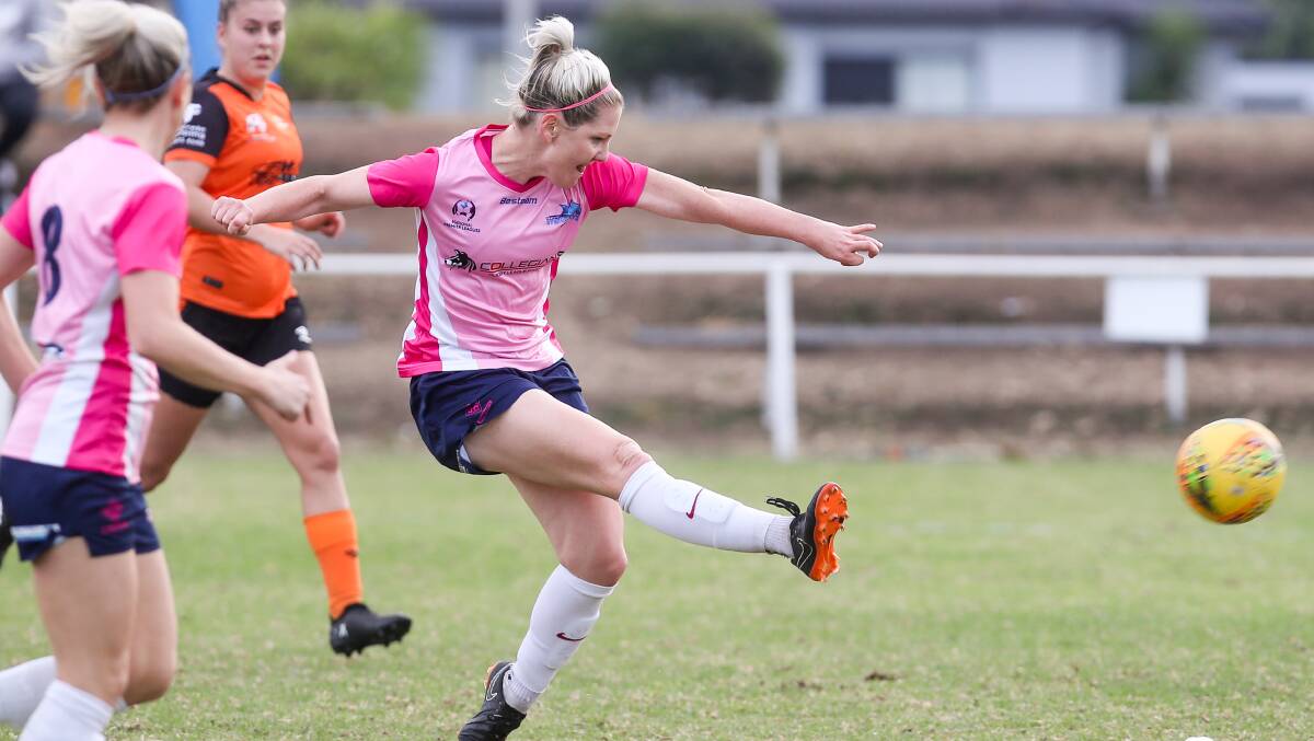 Caitlin Cooper has been a mainstay at the Illawarra Stingrays for over a decade and will continue playing on for the side. Picture by Adam McLean