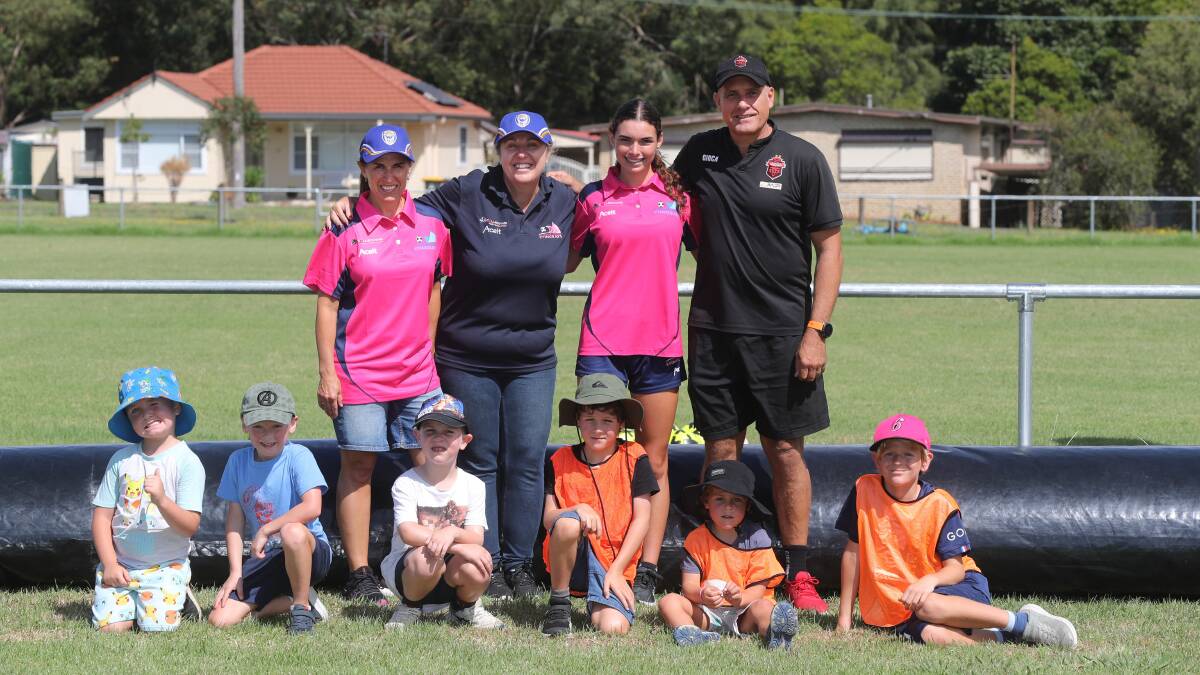 Pictured is Nadine Page (back left), Kathy McDonogh and Maya Page from Stingrays/Phoenix and Neil Mann (Wolves) with some fun day participants. Pictures by Robert Peet 