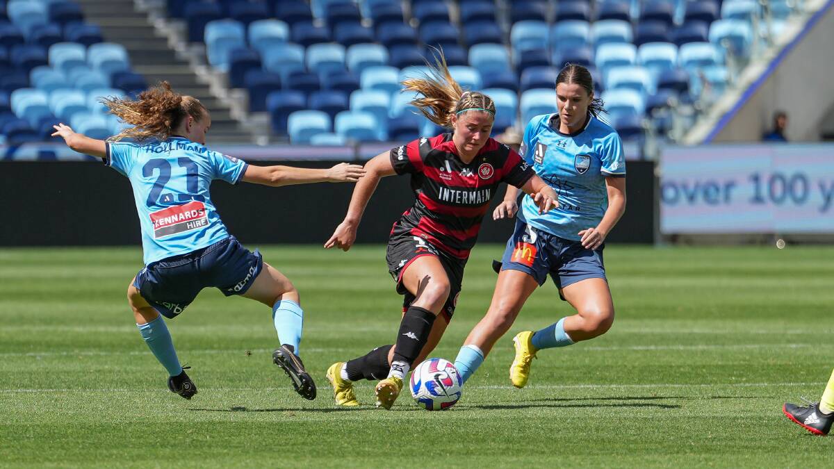 Sheridan Gallagher competes for the Wanderers against cross town rivals Sydney FC. Picture - @gragrapix/Zenith SEM