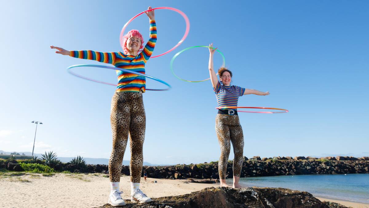 The 'Hoop Babes', Bianca Pentecost and Lauren Greer performing hula hoop tricks at Belmore Basin in Wollongong on September 4, 2023. Picture by Anna Warr