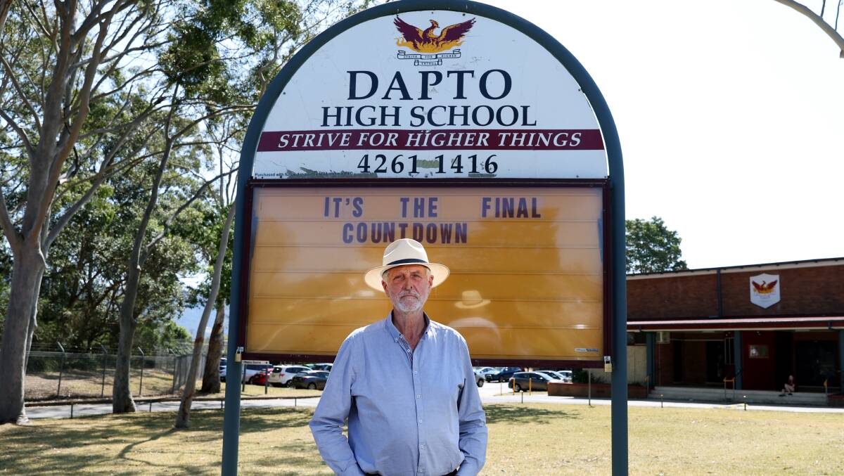 Andrew FitzSimons, Principal of Dapto High School retires at the end of Term 3, 2023. Picture by Sylvia Liber