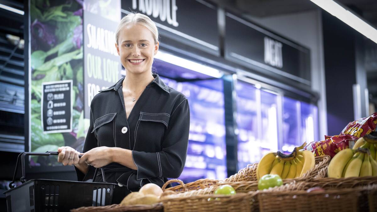 University of Wollongong PhD student Olivia Wills awarded $70,000 scholarship to research dietary recommendations for people diagnosed with multiple sclerosis MS. Picture supplied by University of Wollongong.