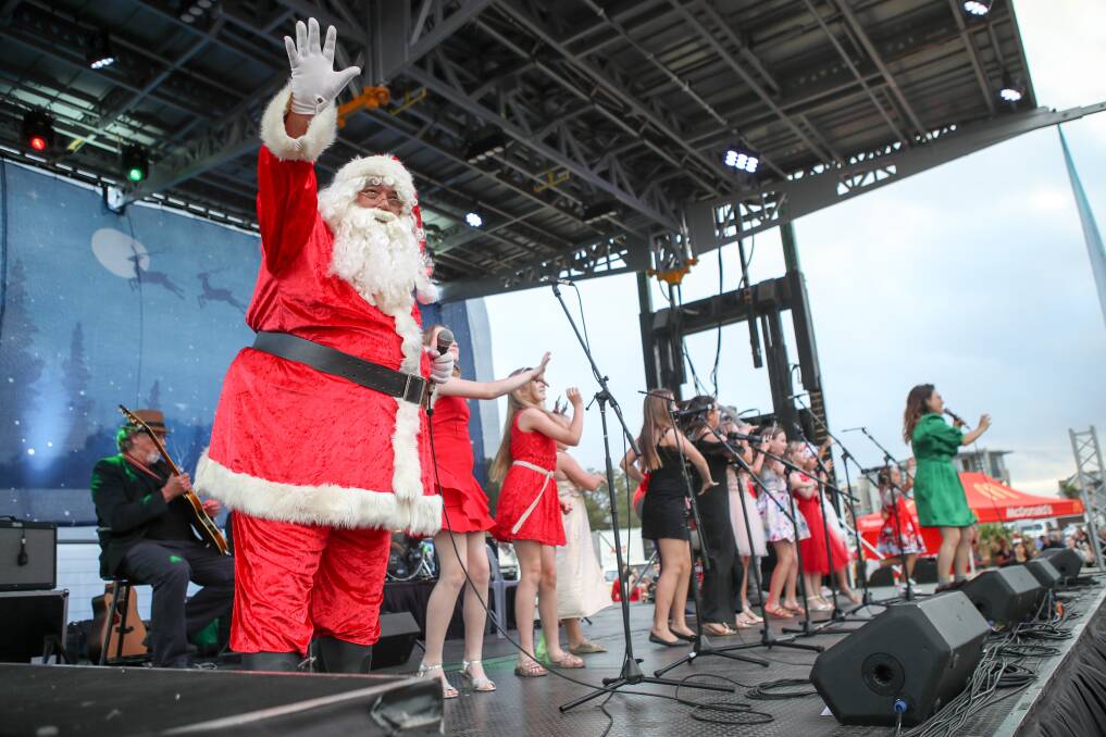 Flashback to the 2019 when Santa arrives at the Shellharbour City Council Christmas carols at Reddall Reserve. Picture from Adam McLean.