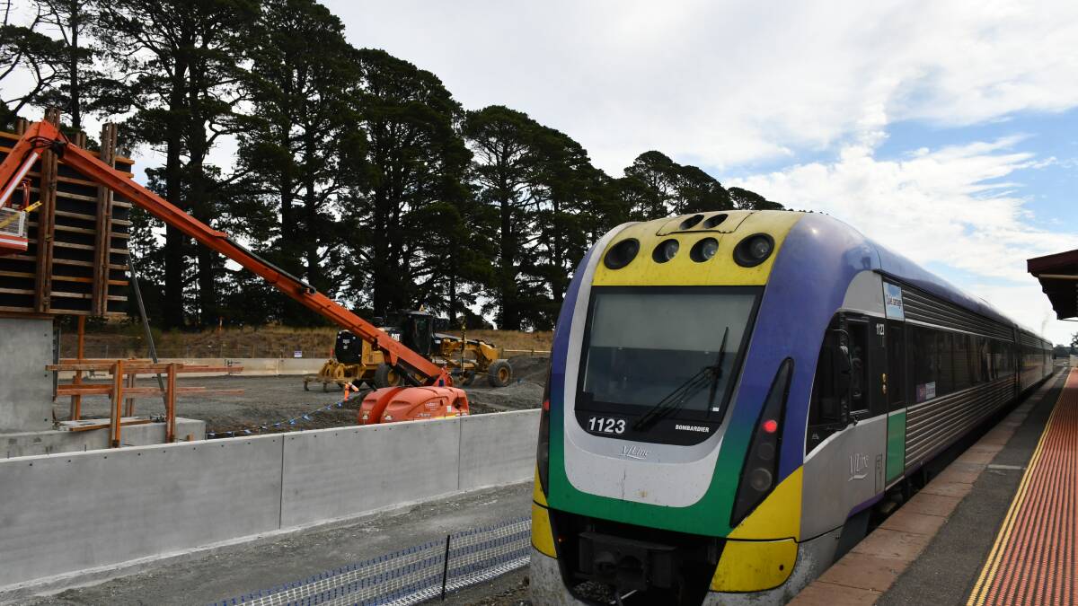 All V/Line trains resume after communications failure