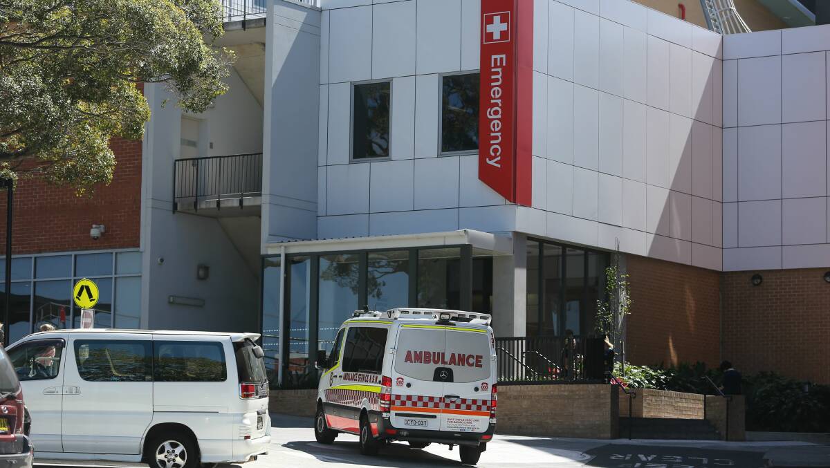 The injured police officer was taken to Wollongong Hospital.