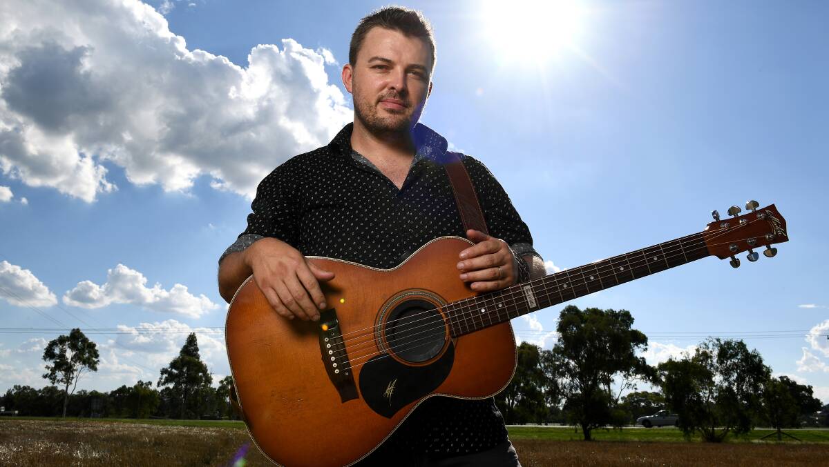 Country music star Travis Collins will perform at the Wollongong event. Picture: AAP