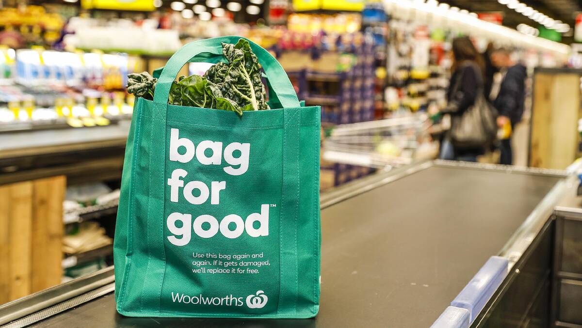 Woolworths is offering free reusable bags for 10 days after banning single-use plastic bags.
