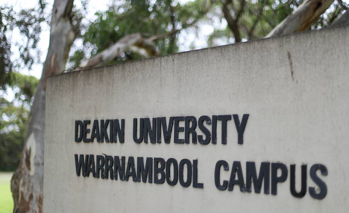 Hundreds of Deakin University jobs to go