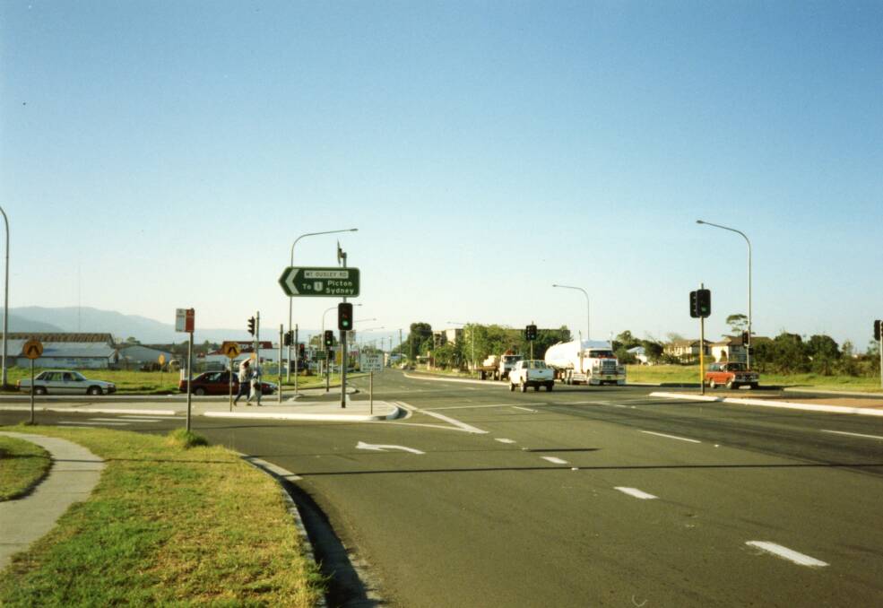 Danger spot: The Mt Ousley Road-Princes Highway intersection in the 1990s, before the roundabout and the Northgate development on the eastern side. Picture: Wollongong City Libraries