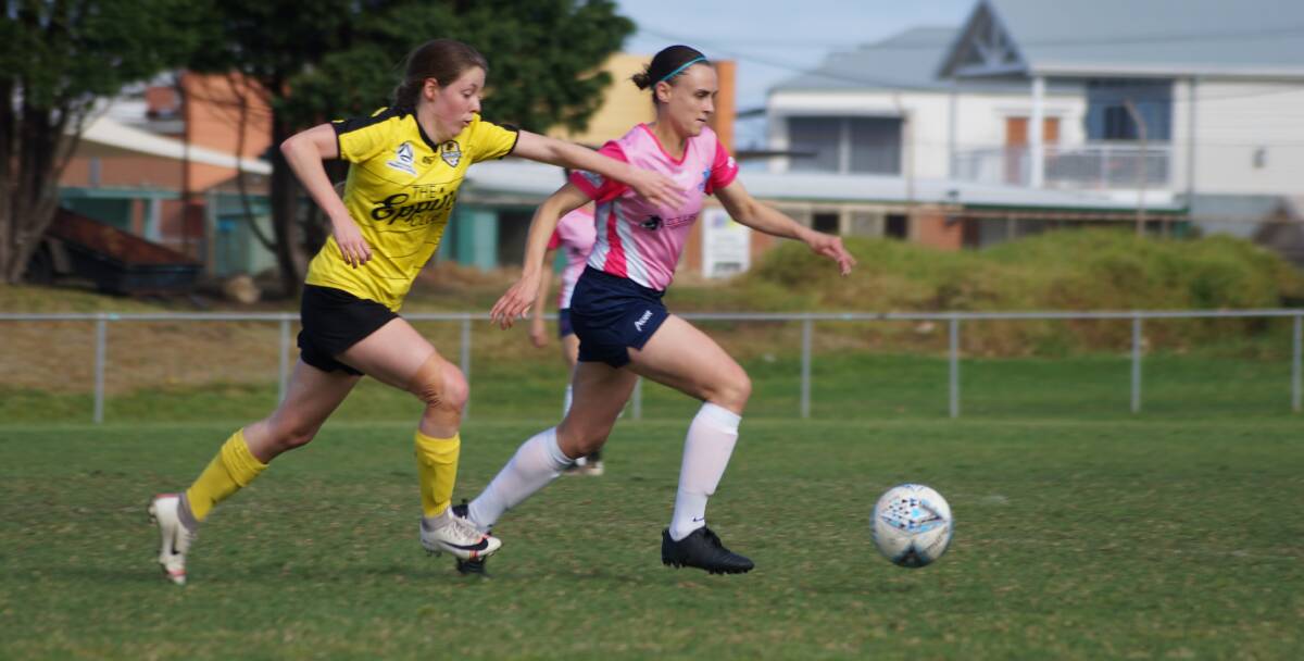 LEADING: Stingrays midfielder Olivia Price (right) in action last weekend. Picture: Alison Dinh