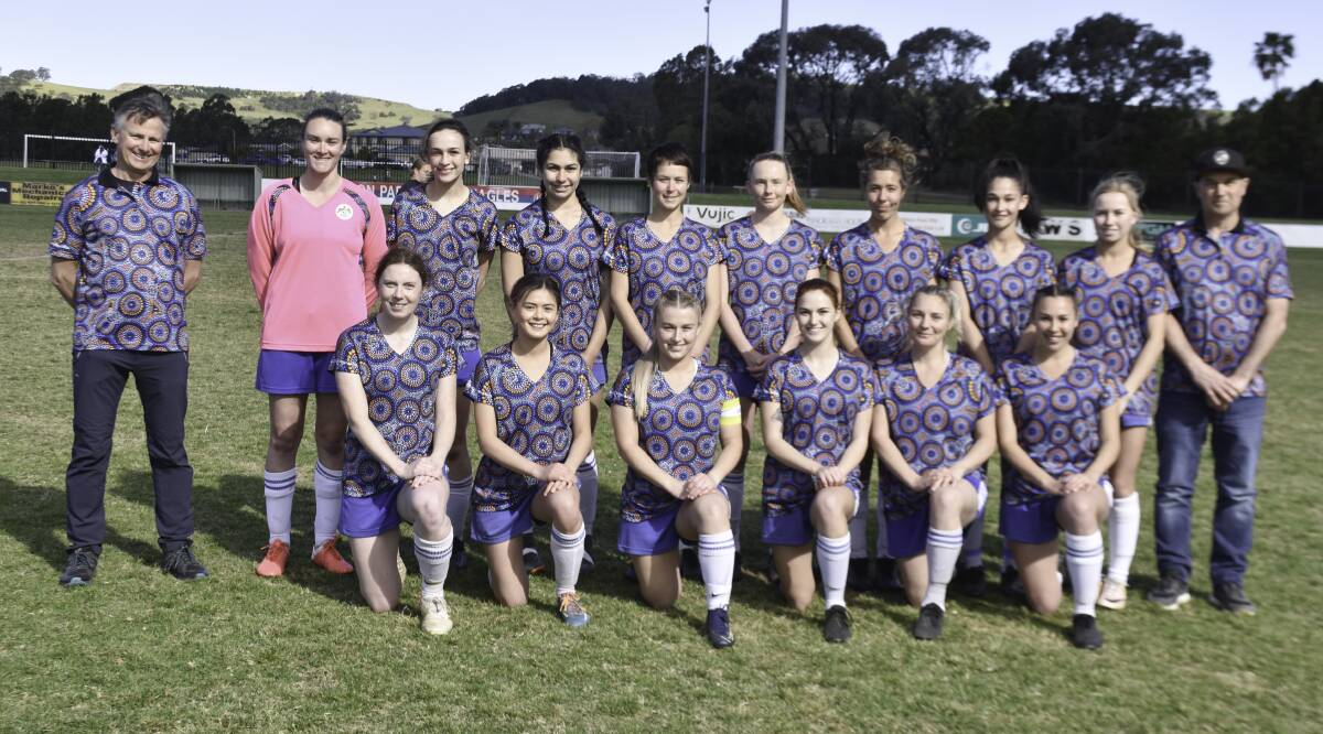 READY: The Thirroul Thunderbirds Women's Division One players and coaches. Picture: Peter Harkin
