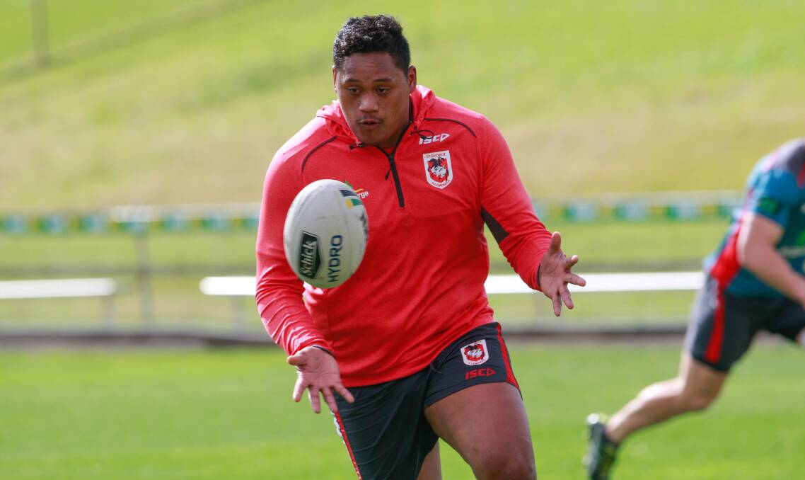 Luciano Leilua prepares to run the ball forward during a Dragons training session at WIN Stadium in 2016. Picture by Georgia Matts